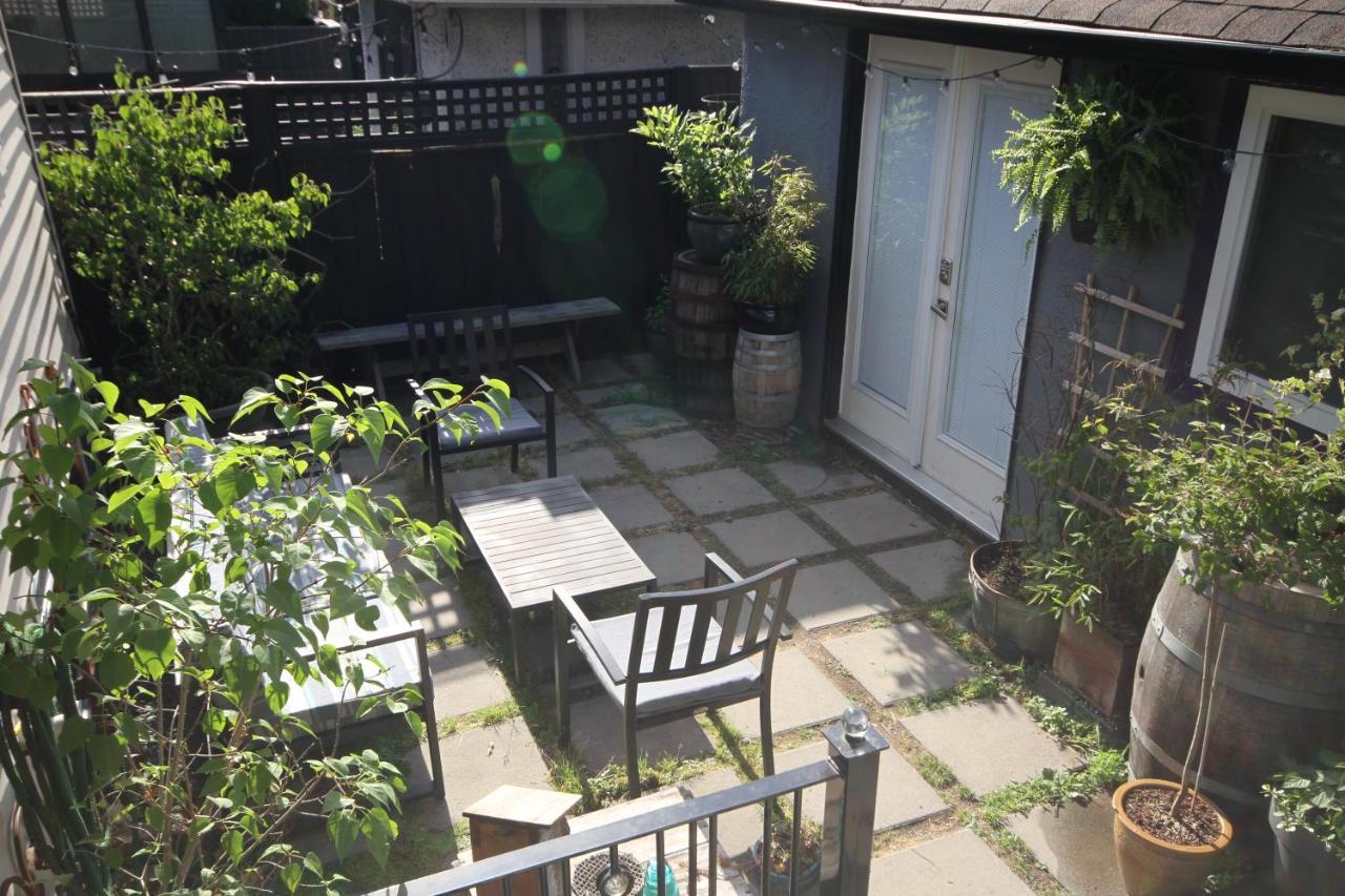 The Orange Door Bungalow แวนคูเวอร์ ภายนอก รูปภาพ
