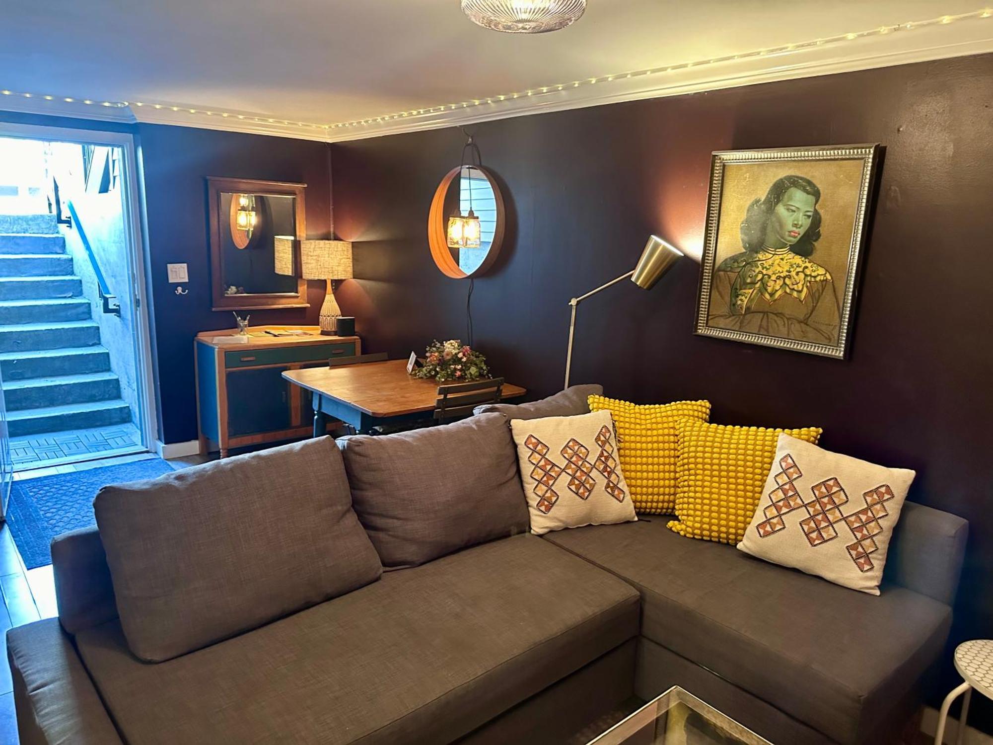 The Orange Door Bungalow แวนคูเวอร์ ภายนอก รูปภาพ